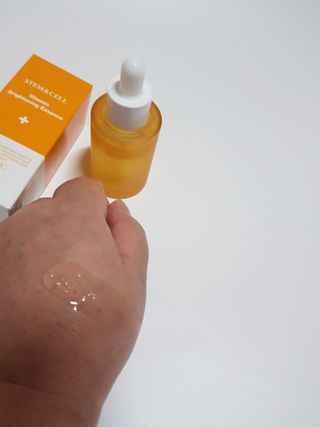 체르엠 스템앤셀 비타민 브라이트닝 에센스 30ml 1개 — 5점을 준 리뷰어가 2021년 10월 올린 사용 사진