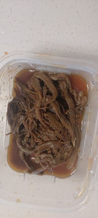하나마이 [마마쿡] 전 청와대 천상현 셰프의 밑반찬  5종세트(소고기 장조림+연근조림+진미채+간장김자반+새우김자반) — 3.5점을 준 리뷰어가 2023년 5월 올린 사용 사진