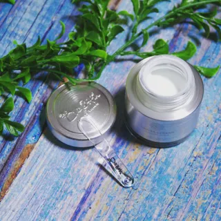 CRE8SKIN(크리에이트스킨) 화사한크림 — 4.5점을 준 리뷰어가 2022년 3월 올린 사용 사진