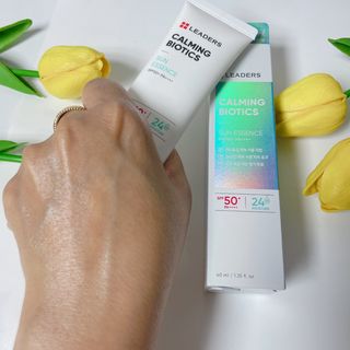 리더스코스메틱 리더스 카밍 바이오틱스 선 에센스 SPF 50+ PA++++ — 5점을 준 리뷰어가 2022년 6월 올린 사용 사진