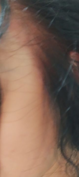 [유니프] 헤어 샤이니 핑크 컬러 트리트먼트240g — 3점을 준 리뷰어가 2023년 11월 올린 사용 사진