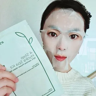 태그스킨 4스텝 주름개선 피부미백 영양 마스크팩 3개 세트(최신버전) — 5점을 준 리뷰어가 2022년 3월 올린 사용 사진