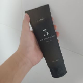 르핸스 퍼포밍 3 바디워시 비반트포렛/베티버포그 — 4.5점을 준 리뷰어가 2022년 12월 올린 사용 사진