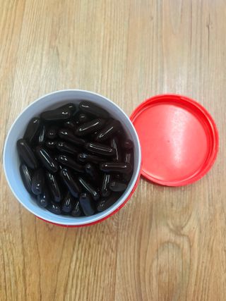 Swisse 스위스 고함량 프로폴리스 2,000mg 210정 — 4.5점을 준 리뷰어가 2021년 11월 올린 사용 사진