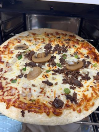 [푸딩팩토리] 10인치 씬피자 3종 택2_베샤멜 고르곤졸라/불고기/고르곤졸라 — 4.5점을 준 리뷰어가 2022년 5월 올린 사용 사진
