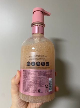 벨먼 내추럴스파 수분광채 스크럽 바디워시 600ml 5종 — 5점을 준 리뷰어가 2022년 5월 올린 사용 사진