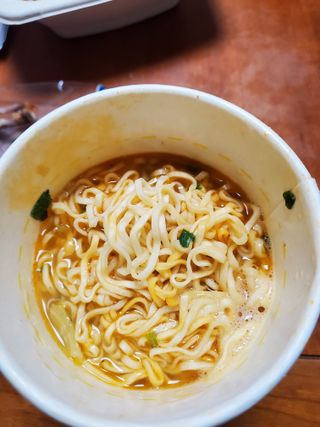 NISSIN 닛신 컵누들  4종 - 씨푸드오리지날, 씨푸드 스파이시, 씨푸드 커리, 씨푸드 XO소스 — 5점을 준 리뷰어가 2021년 12월 올린 사용 사진