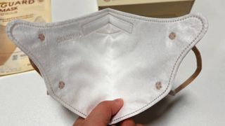 애니가드 셋업마스크 4컬러 각 10매입 [크리미베이지, 캐시미어로즈, 초콜렛브라운, 미드나잇네이비] — 5점을 준 리뷰어가 2022년 2월 올린 사용 사진