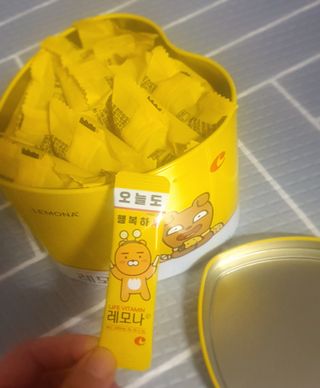 맛있는 비타민 습관 레모나 카카오프렌즈 에디션 — 5점을 준 리뷰어가 2021년 12월 올린 사용 사진