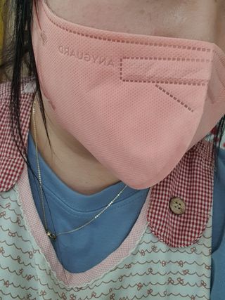 애니가드 셋업마스크 4컬러 각 10매입 [크리미베이지, 캐시미어로즈, 초콜렛브라운, 미드나잇네이비] — 5점을 준 리뷰어가 2022년 2월 올린 사용 사진