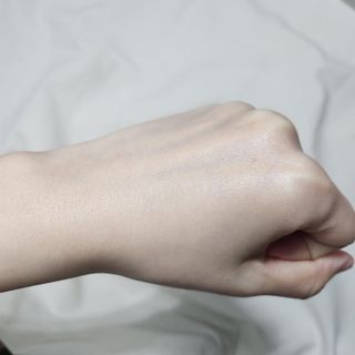 [스킨1004] 마다가스카르 센텔라 히알루-시카 워터핏 선세럼 50ml — 5점을 준 리뷰어가 2024년 5월 올린 사용 사진