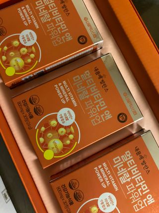 서울약사신협_내몸애발란스멀티비타민앤미네랄파워업_800mg x 90정 — 5점을 준 리뷰어가 2021년 8월 올린 사용 사진