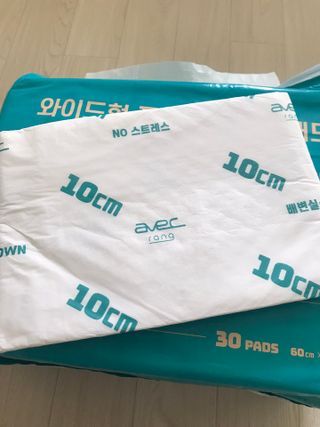 아베크 펫 와이드 프리미엄 대형 애견 강아지 배변 패드 30매 1팩 80g — 5점을 준 리뷰어가 2021년 7월 올린 사용 사진
