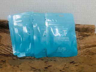 입 냄새 완화에 도움을 주는 에티켓 캔디 앳캔디 스트롱민트 — 2.5점을 준 리뷰어가 2021년 1월 올린 사용 사진