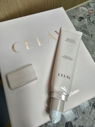 프리마인 선크림만 바꿨을 뿐인데 매일 물 2L챙겨먹고 기초케어 완벽하게 한 물빛피부 완성,셀라브UV프로텍터 — 5점을 준 리뷰어가 2023년 7월 올린 사용 사진