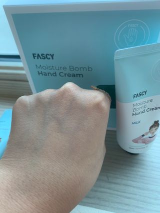 파시 FASCY 高保湿ハンドクリーム40ml+80ml セット — 5점을 준 리뷰어가 2021년 7월 올린 사용 사진