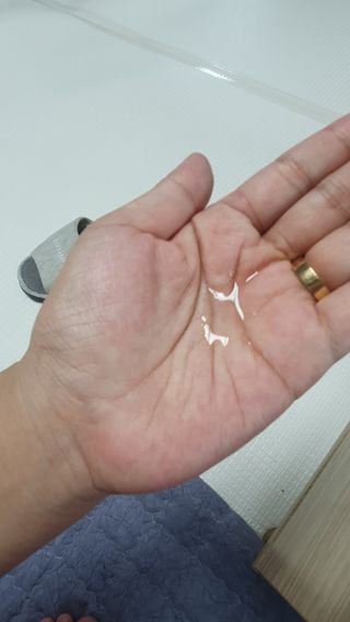 썸헤어 / SUMHAIR 썸헤어 실키 테라피 헤어 에센스 — 5점을 준 리뷰어가 2021년 4월 올린 사용 사진