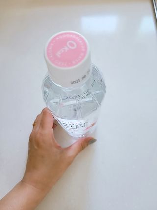 아쿠아스 플레이버워터 ★[아쿠아스] 제로칼로리 플레이버워터 복숭아/청포도 1BOX 20개입 — 5점을 준 리뷰어가 2021년 4월 올린 사용 사진
