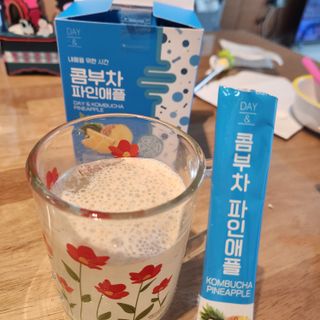 참앤들황토농원 7가지 맛! 탄산 톡톡! 스파클링! 데이앤 콤부차 7종 10포 1박스씩 ★총 7박스★ — 5점을 준 리뷰어가 2023년 2월 올린 사용 사진