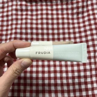 [후르디아] 올리브영 착한보습 비건 립버터 2종 — 5점을 준 리뷰어가 2021년 12월 올린 사용 사진