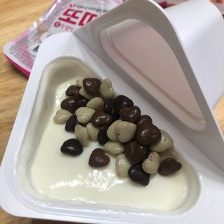 남양유업 또깍 접어 떠먹는 불가리스 2종 — 3.5점을 준 리뷰어가 2021년 1월 올린 사용 사진