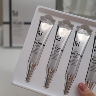 아이디플라코스메틱 아이디 브이로직 플러스 크림 15ml X 4EA — 5점을 준 리뷰어가 2022년 1월 올린 사용 사진