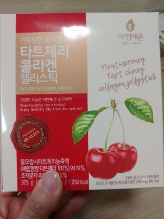 자연에온 가득담은 몽모랑시 타트체리 콜라겐 젤리스틱 — 5점을 준 리뷰어가 2020년 12월 올린 사용 사진