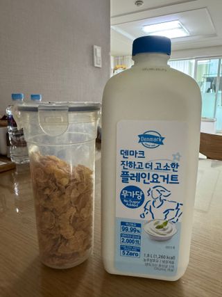 프리_[덴마크] 진하고 더 고소한 플레인 요거트 1.8L — 5점을 준 리뷰어가 2025년 5월 올린 사용 사진