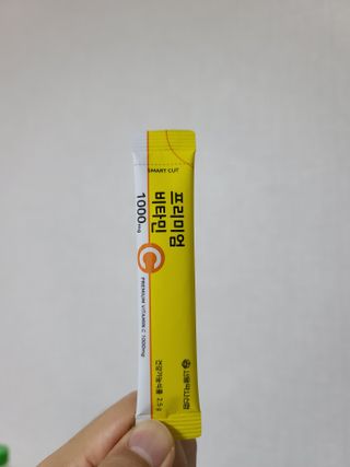 서울약사신협 프리미엄 비타민C 1,000mg_2.5g x 50포 — 5점을 준 리뷰어가 2021년 10월 올린 사용 사진