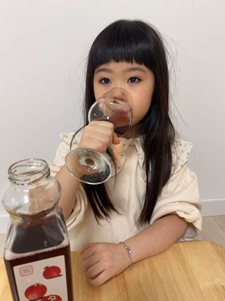 [바이윙클] 페르시아 유기농 석류 착즙주스 750ml 2병 + 선물박스 세트 — 4점을 준 리뷰어가 2022년 3월 올린 사용 사진