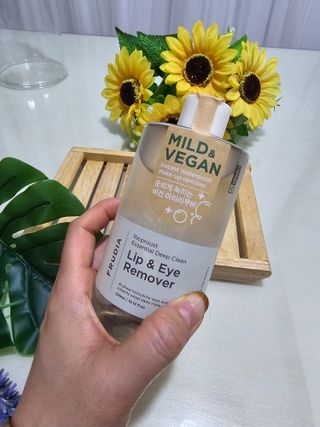[후르디아] 눈시림없는 올영 립앤아이 리무버 — 5점을 준 리뷰어가 2024년 4월 올린 사용 사진