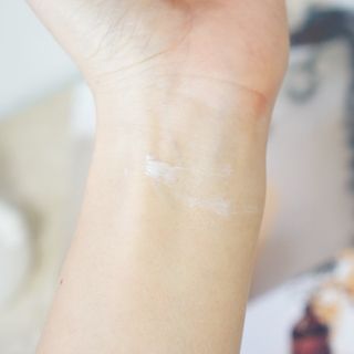 러브모아 향수 고체향수 승무원 고체향수 바르는 향수 니치향수 도손 우드세이지 앤 씨솔트 — 4.5점을 준 리뷰어가 2022년 12월 올린 사용 사진