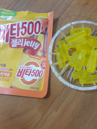 [광동제약] 비타500데일리스틱 50포 & 비타500구미 1개 — 5점을 준 리뷰어가 2021년 12월 올린 사용 사진