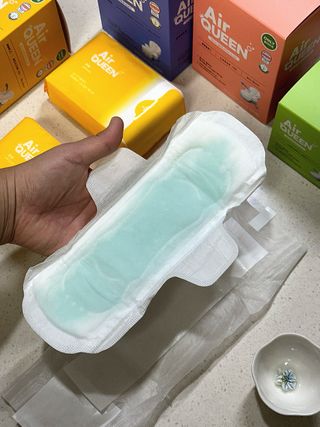 에어퀸 뉴브레스 유기농 생리대 4종 (팬티라이너 20P + 중형 10P + 대형 10P + 오버나이트 8P)_체험단 — 5점을 준 리뷰어가 2024년 6월 올린 사용 사진