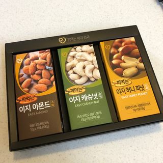 짜먹는 이지견과 짜먹는 이지아몬드, 짜먹는 이지허니피넛, 짜먹는 이지캐슈넛 각 10g X  10포 — 5점을 준 리뷰어가 2021년 3월 올린 사용 사진