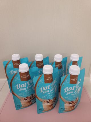달달슬림쉐이크 구매평★달달슬림 맛있는 단백질 쉐이크 파우치 다이어트 식사대용 프로틴 파우더 보충제 — 5점을 준 리뷰어가 2025년 8월 올린 사용 사진