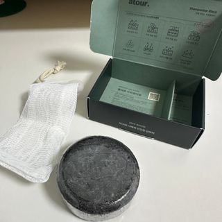 free [아토르] 9종 임상완료 아토르 다름 샴푸바_블랙  프리미엄 두피 케어 샴푸바 — 5점을 준 리뷰어가 2023년 12월 올린 사용 사진