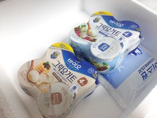매일바이오 그릭요거트 오리지널 플레인 4개, 로스터리 커피믹스 4개 — 5점을 준 리뷰어가 2021년 12월 올린 사용 사진