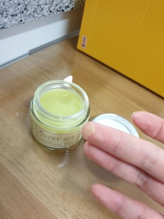 올리브 오일 스킨케어 컴퍼니 [OOSC] 순한 베이비 퓨어 수딩밤 오리지널 60g — 5점을 준 리뷰어가 2021년 4월 올린 사용 사진