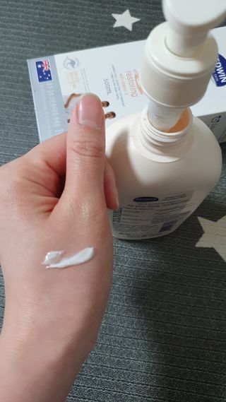 H365 Redwin Premium Moisturiser 레드윈 프리미엄 모이스춰라이저 500ml — 5점을 준 리뷰어가 2021년 4월 올린 사용 사진