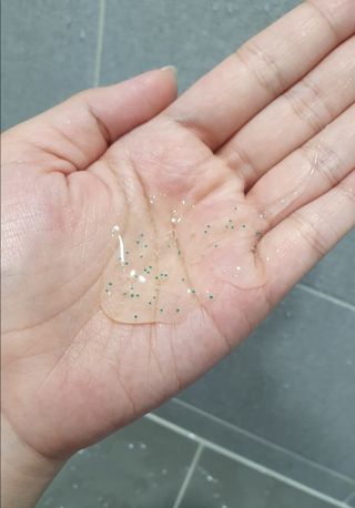 모두발라 마이크로 비타캡슐 탈모샴푸 — 5점을 준 리뷰어가 2022년 1월 올린 사용 사진