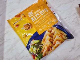 (주)성경순만두 곤약만두.콘치즈만두,삼각당면만두,당면 야끼만두,대구전통 납작만두,떡뽁이 매콤소스,달콤소스 — 5점을 준 리뷰어가 2023년 4월 올린 사용 사진