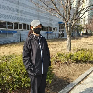 크노텐 후디집업자켓(다이어트땀복) — 5점을 준 리뷰어가 2022년 3월 올린 사용 사진