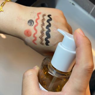 스킨1004 [SKIN1004] 마다가스카르 센텔라 라이트 클렌징 오일 200ml — 5점을 준 리뷰어가 2024년 7월 올린 사용 사진