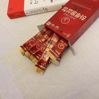 힘내라김홍삼 하루홍삼정스틱 10g x 10포 — 5점을 준 리뷰어가 2021년 3월 올린 사용 사진