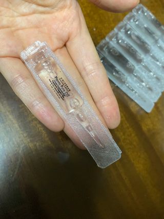 유니베르소 산소앰플 7일 집중케어 앰플 — 2.5점을 준 리뷰어가 2021년 7월 올린 사용 사진