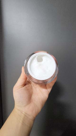 피부미 골드베릴 미라클페어 세레이징 퍼밍 크림 50ml — 5점을 준 리뷰어가 2021년 11월 올린 사용 사진
