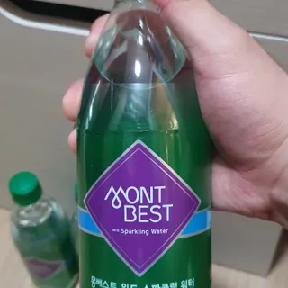 몽베스트 Montbest with Sparkling water Plain 20병 — 5점을 준 리뷰어가 2022년 7월 올린 사용 사진