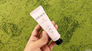 러브모아 향수 고체향수 승무원 고체향수 바르는 향수 니치향수 도손 우드세이지 앤 씨솔트 — 5점을 준 리뷰어가 2022년 12월 올린 사용 사진