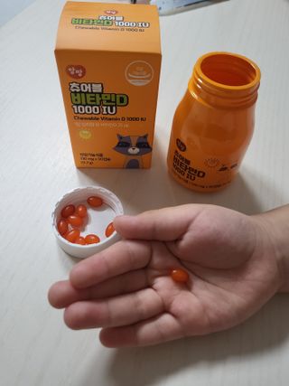 앙팡 츄어블 비타민D 1000 IU 130mg x 90정 — 5점을 준 리뷰어가 2022년 10월 올린 사용 사진